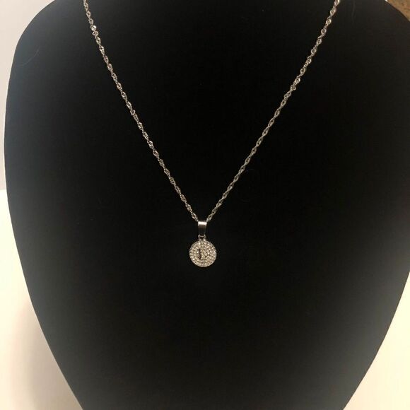 #30 silvertone intitial letter "L" CZ circle pendant necklace 18" - Picture 3 of 3